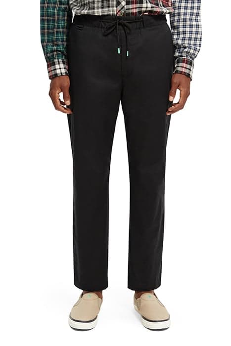 FAVE - REGULAR TAPERED-FIT LIGHTWEIGHT POPLIN JOGGER BLACK by Scotch & Soda