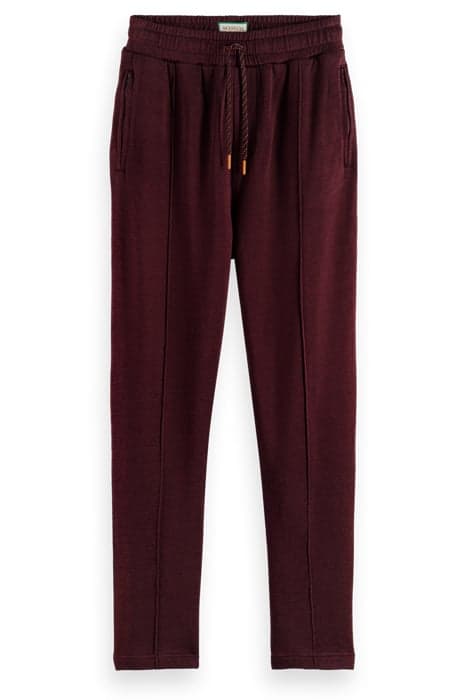 SWEATPANT WITH SPRAY EFFECT IN ORGANIC COTTON BLEND BERRY WI by Scotch & Soda