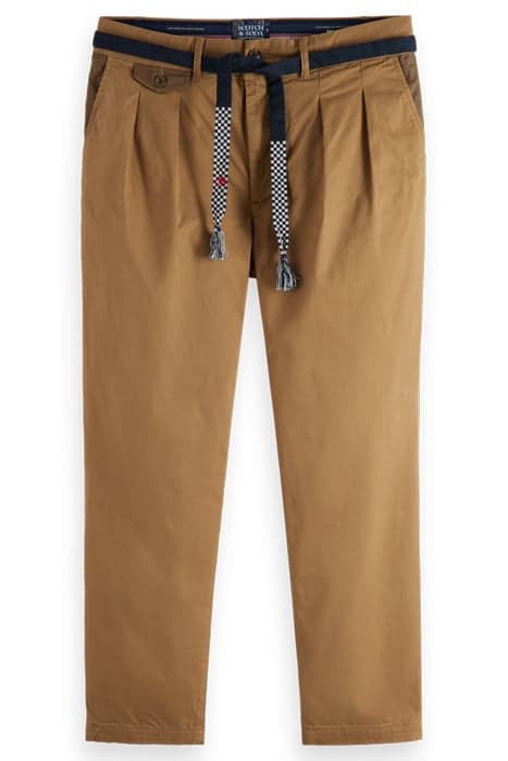 SEASONAL - BARREL-LEG PLEATED TWILL CHINO TAUPE by Scotch & Soda