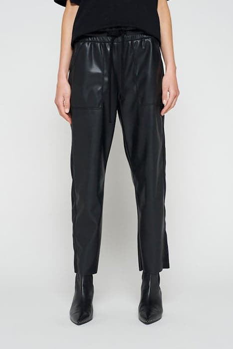 LEATHERLOOK SIDE PANEL JOGGER BLACK by 10DAYS