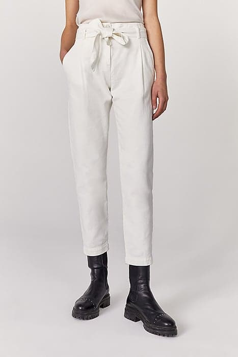 WHITE ORGANIC HIGH-WAIST PAPERBAG JEANS + BELT by IKKS