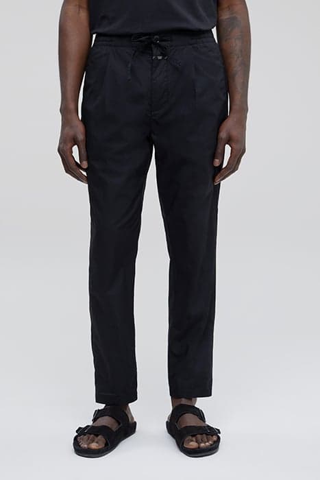 MEN VIGO TAPERED PANTS BLACK by Closed