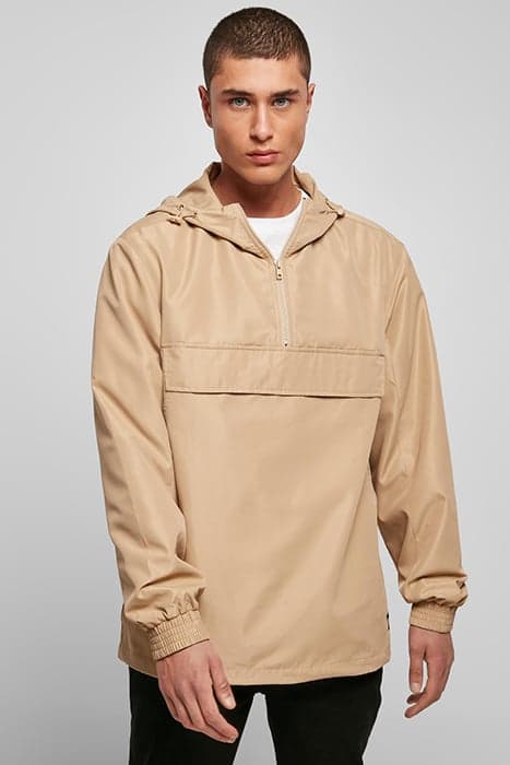 RECYCLED BASIC PULL OVER JACKET UNIONBEIGE by Urban Classics