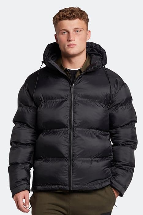 SCULPTURAL PUFFER JACKET Z865 JET BLACK by Lyle & Scott