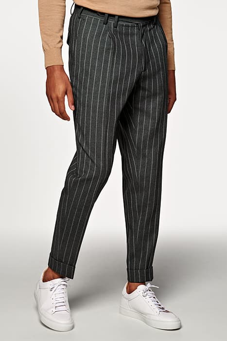 MID GREY STRIPED PLEATED BLAKE TROUSERS by Suitsupply