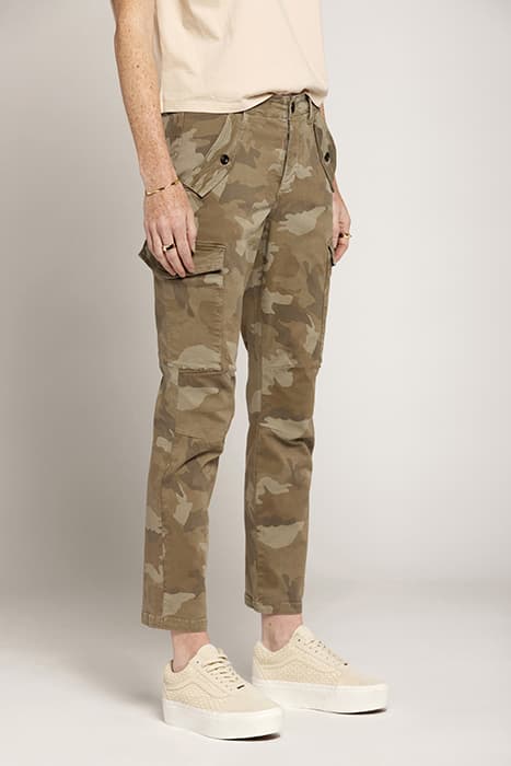 THE BAYONETTE SLIM CARGO SAGE CAMO by Current/Elliott