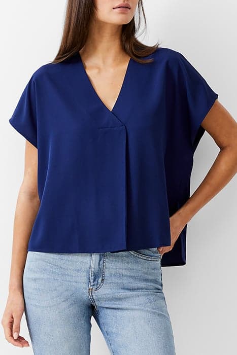 VEE BOXY CREPE LIGHT TOP DK NAVY by French Connection