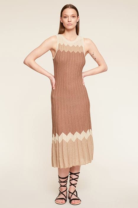 CHEVRON PATTERNED KNIT MIDI DRESS BROWN by Motivi