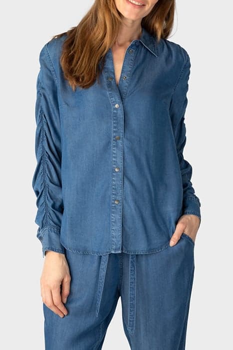 BLOUSE WOVEN LONG SLEEVES MID BLUE DENIM by Sandwich