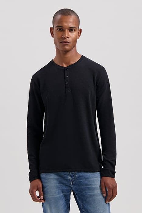 DS_NEWMAN HENLEY BLACK by Dstrezzed