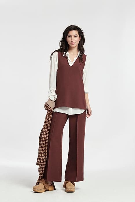 PLAIN WAVE V NECKLINE BENNY VEST BROWN by OKY