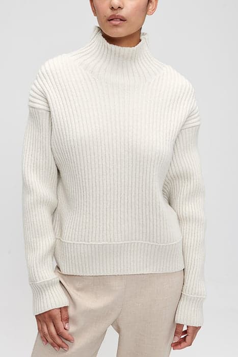 CARA RIB SWEATER CHALK by Zenggi