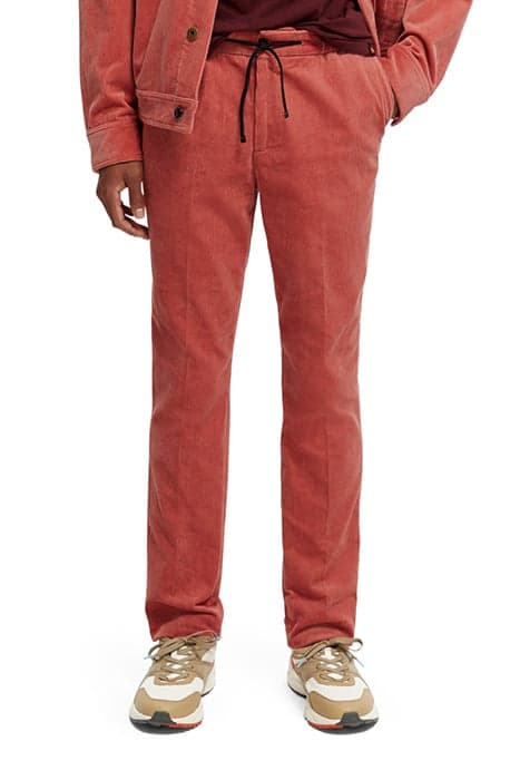 WARREN- CORDUROY JOGGER CAYENNE by Scotch & Soda