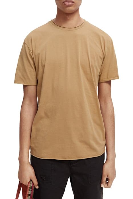 RAW EDGE T-SHIRT IN ORGANIC COTTON MOON SAND by Scotch & Soda