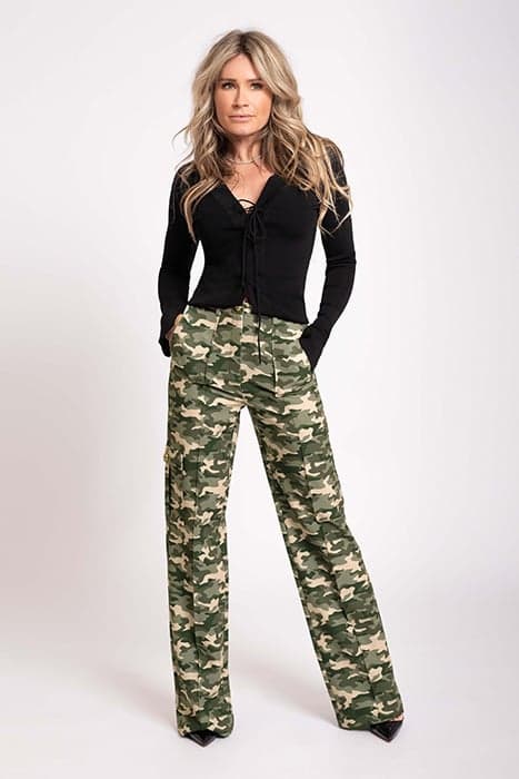 ASTI CARGO CAMO PANTS COMBAT GREEN by NIKKIE