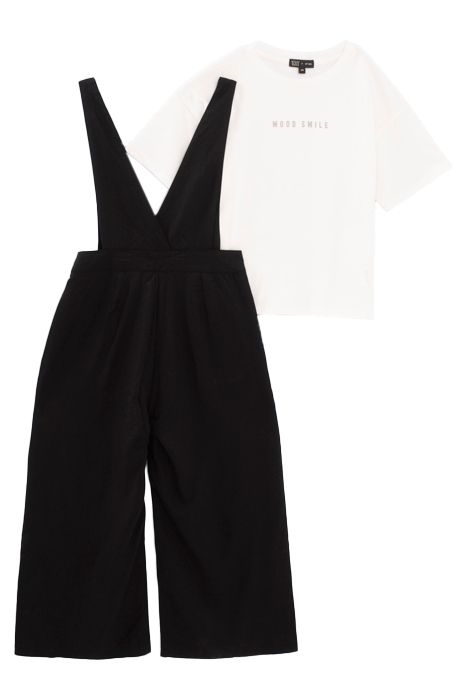 GIRLS’ BLACK DUNGAREES & WHITE T-SHIRT OUTFIT 3