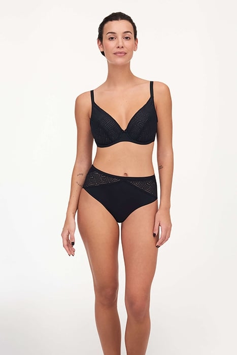 DAILY GRAPHIC BLACK 3