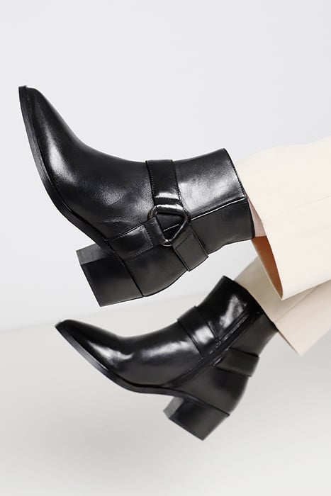 SHELLY CARTER BLACK 2