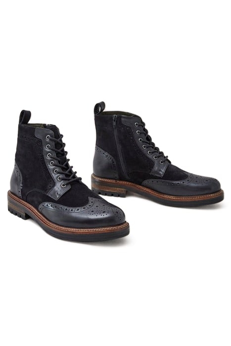 BROGUE LEATHER LACE UP BOOT PURE BLACK 2