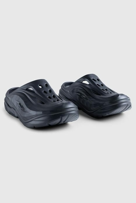 HOKA – ORA RECOVERY MULE BLACK 2
