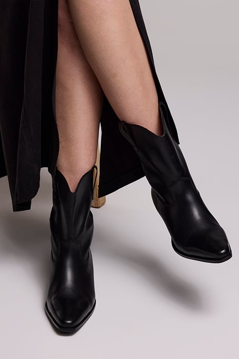 LEATHER SHORT BOOTS BLACK 3