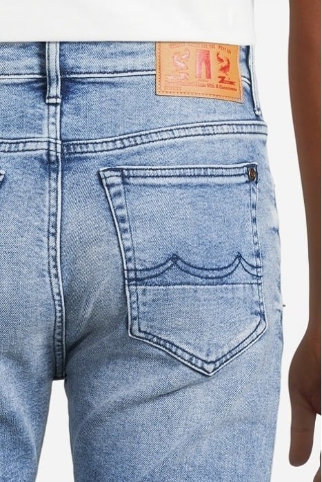 JOHN DIVA LIGHT USED 4