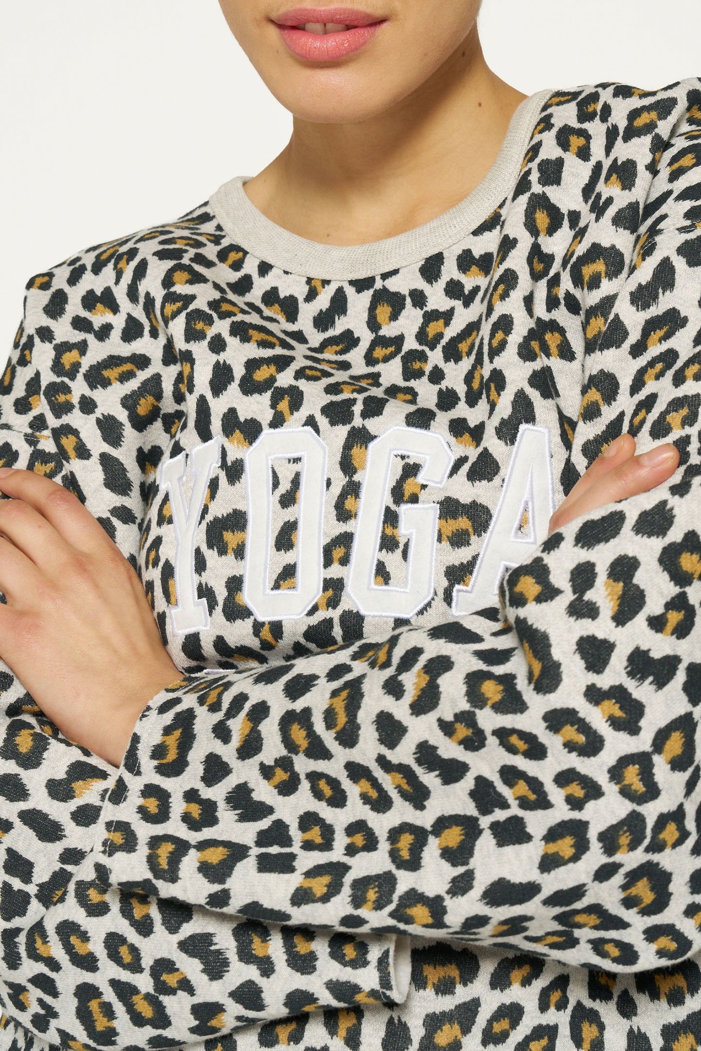 RAW EDGE STATEMENT SWEATER LEOPARD LIGHT GREY MELEE 5