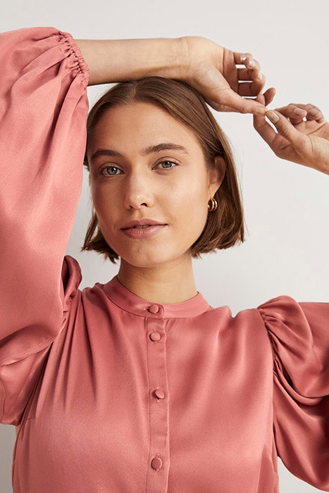 BLOUSON SLEEVE SATIN SHIRT ROS 3