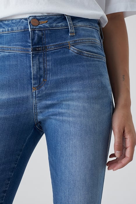 WOMEN SKINNY PUSHER JEANS MID BLUE 7