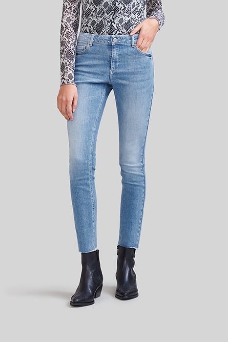 LIGHT BLUE SLIM JEANS WITH DIAMANTÉ BELT 1