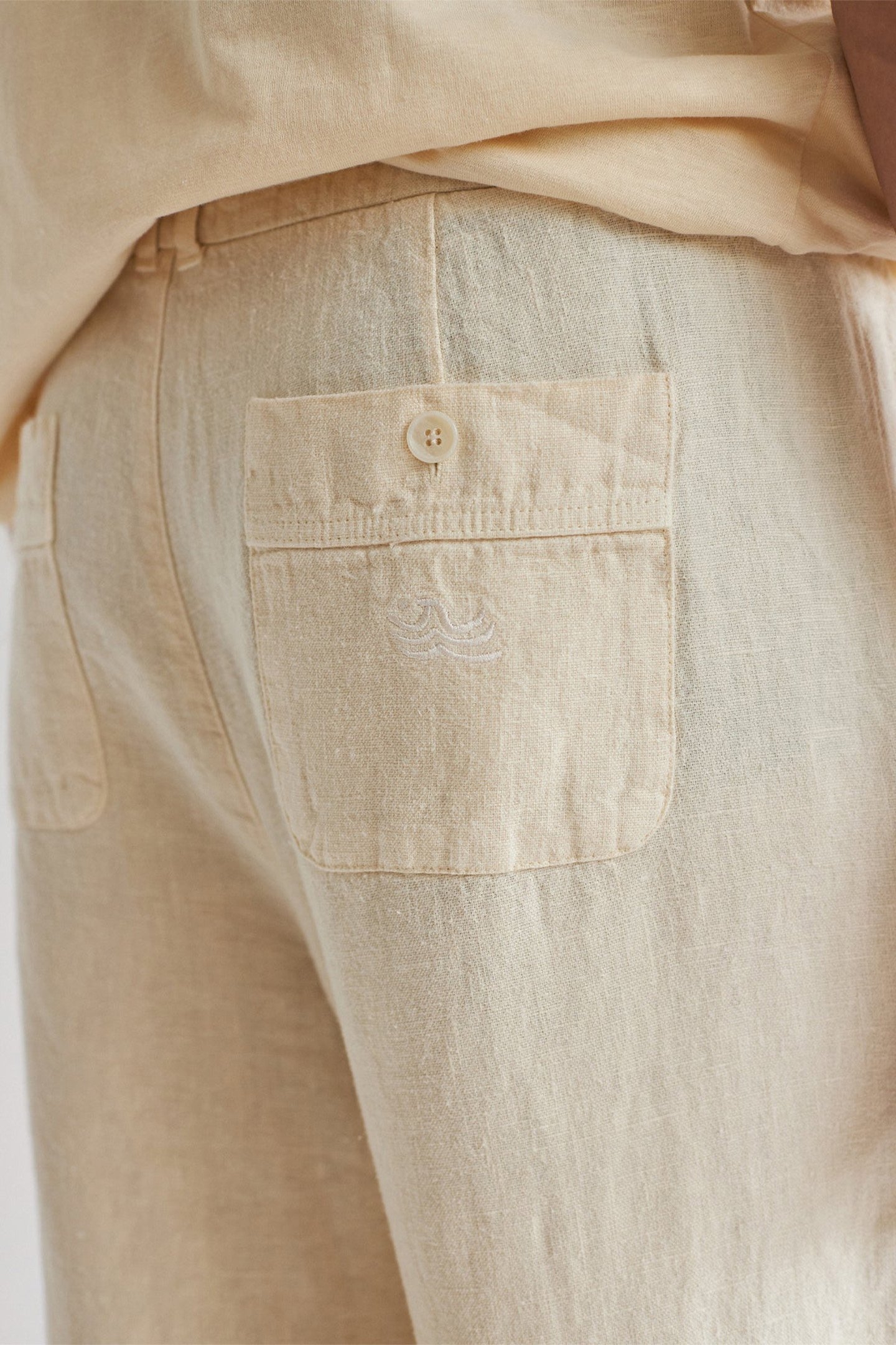 CRAMPTON - ANTIQUE WHITE 6